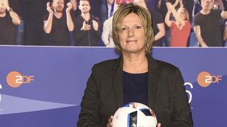 Claudia Neumann bei der ARD/ZDF-Pressekonferenz zur UEFA EURO am Montag 11. April 2016 im Radialsystem in Berlin