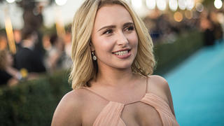 SANTA MONICA, CA - JANUARY 17:  (Editors Note: This image has been processed using digital filters)  Actress Hayden Panettiere attends the 21st Annual Critics' Choice Awards at Barker Hangar on January 17, 2016 in Santa Monica, California.  (Photo by Jason Kempin/Getty Images for The Critics' Choice Awards)
