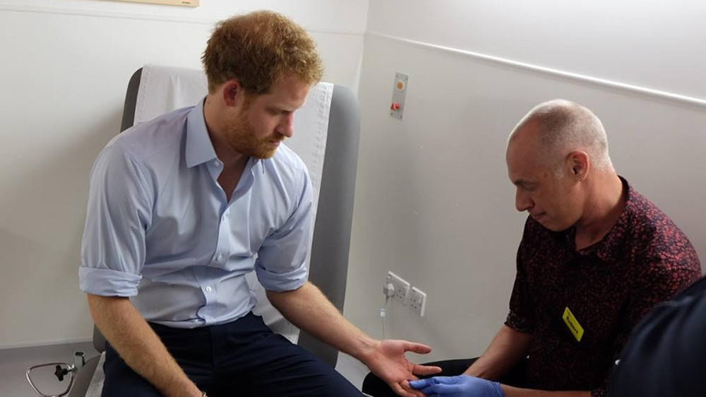 Prinz Harry macht einen HIV-Test