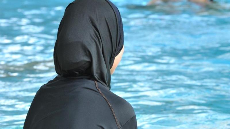 Streit um Burkini: 28-Jährige aus Schwimmbad in Hockenheim geworfen