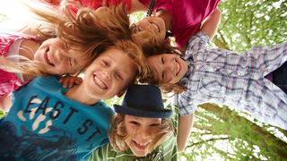 kinder jugendliche teenager spielen freizeit Fotolia 38855586 S.jpg