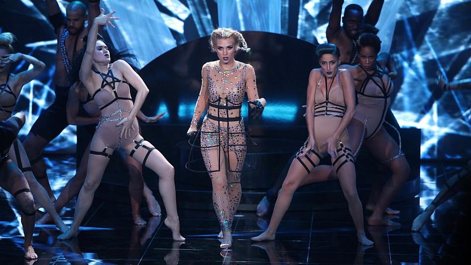 Aneta Sablik tanzt bei ihrem Solo zu 'Born This Way' von Lady Gaga.