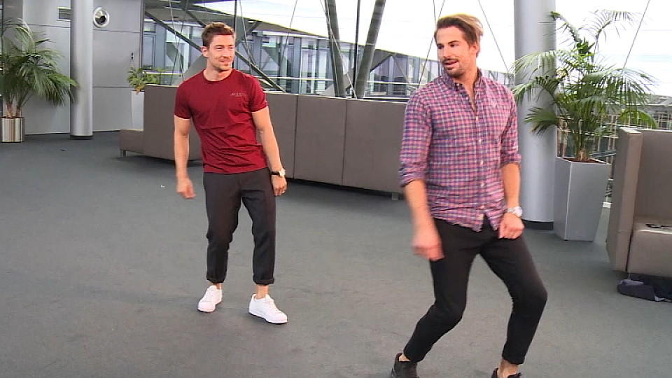 Sie machen auch bei einer spontanen Tanzeinlage eine gute Figur: Philipp Boy und Bene Mayr.
