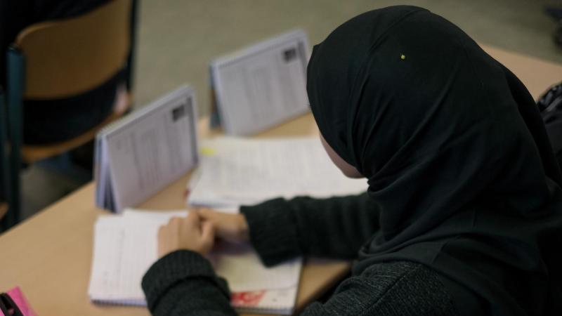Hunderte Schülerinnen im Iran vergiftet - wahrscheinlich absichtlich!