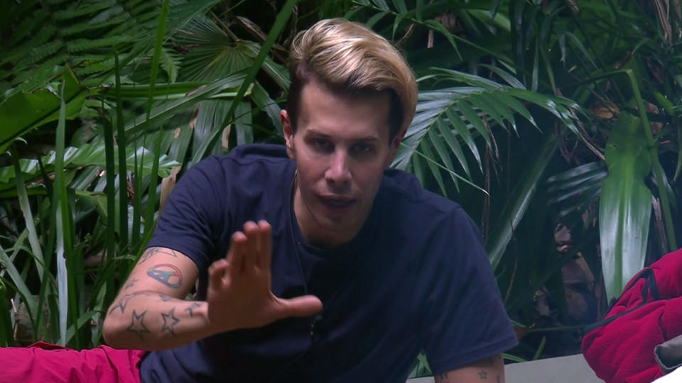Florian Wess schießt gegen Kader Loth und Hanka Rackwitz.