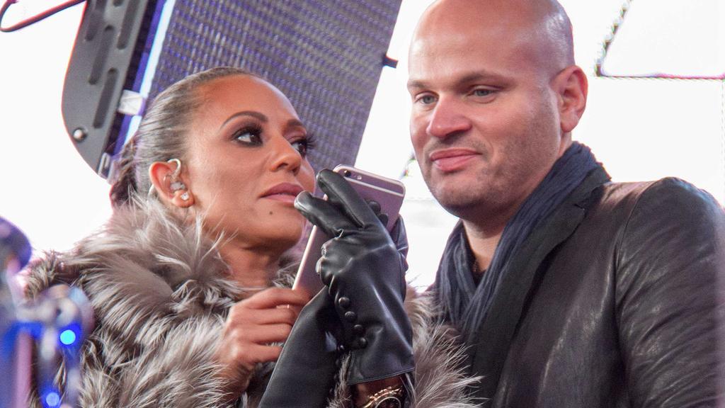 Mel B und ihr Ehemann Stephen Belafonte bei der Silvester Party am 31.12.2016 am Times Square in New York Dick Clark s New Year s Rockin Eve 17 with Ryan Seacrest in Times Square, 2016, 2017in New York PUBLICATIONxINxGERxSUIxAUTxONLYMel B and her Hus