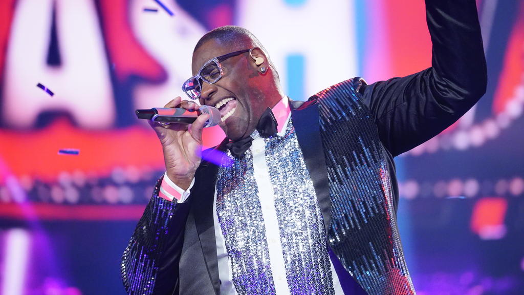 Alphonso Williams singt in der zweiten Liveshow von DSDS 2017 den Song "Car Wash" von Rose Royce.