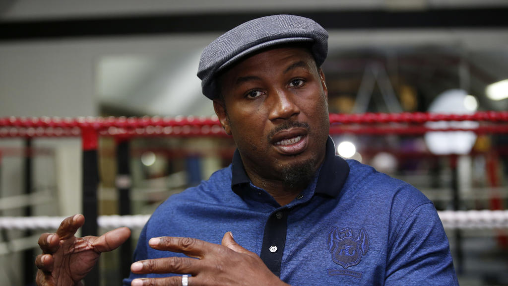 Britain Boxing - Lennox Lewis previews Anthony Joshua vs Wladimir Klitschko - Fitzroy Lodge Gym, Lambeth, London - 25/4/17 Former heavyweight champion Lennox Lewis speaks Action Images via Reuters / Matthew Childs Livepic EDITORIAL USE ONLY.