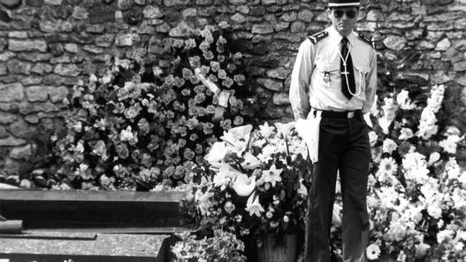 Auf Dem Friedhof Von Boissy Sans Avoir Unbekannte Ffnen Romy