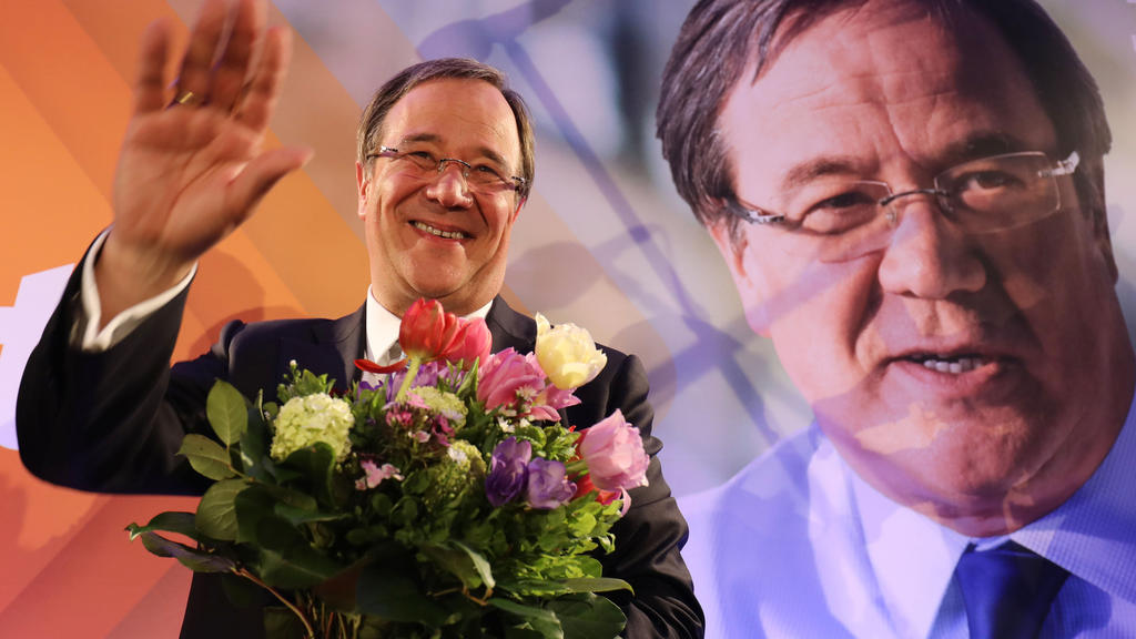 dpatopbilder - Der Spitzenkandidat der CDU, Armin Laschet, freut sich am 14.05.2017 in Düsseldorf (Nordrhein-Westfalen) über das Wahlergebnis auf der CDU-Wahlparty. Foto: Oliver Berg/dpa Foto: Oliver Berg/dpa +++(c) dpa - Bildfunk+++