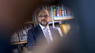 May 18, 2017 - Berlin, Germany - Chairman and Chancellor Candidate of Social Democratic Party (SPD) Martin Schulz (C) holds a speech about Education policies at the Helene Nathan library in the district of Neukoelln in Berlin, Germany on May 18, 2017. Berlin Germany PUBLICATIONxINxGERxSUIxAUTxONLY - ZUMAn230 20170518_zaa_n230_385 Copyright: xEmmanuelexContinixMay 18 2017 Berlin Germany Chairman and Chancellor Candidate of Social Democratic Party SPD Martin Schulz C holds a Speech About Education Policies AT The Helene Nathan Library in The District of Neukoelln in Berlin Germany ON May 18 2017 Berlin Germany PUBLICATIONxINxGERxSUIxAUTxONLY  20170518_zaa_n230_385 Copyright xEmmanuelexContinix  