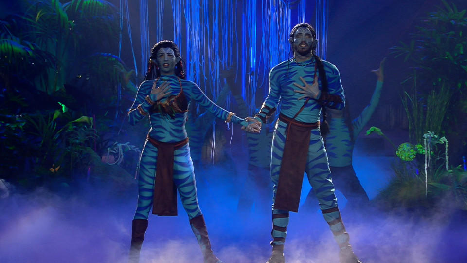 Ekaterina Leonova und Gil Ofarim entführen Jury und Zuschauer mit ihrem Freestyle in die zauberhafte Welt von "Avatar".