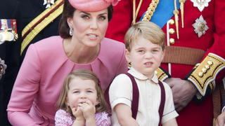 Herzogin Kate mit den Kids George und Charlotte.