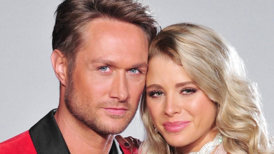 Model und Sänger Nico Schwanz und Ex-"Bachelor"-Kandidatin Saskia Atzerodt kämpfen um den Titel "Promipaar 2017".