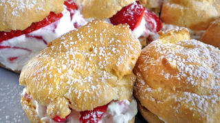 Windbeutel mit Erdbeeren