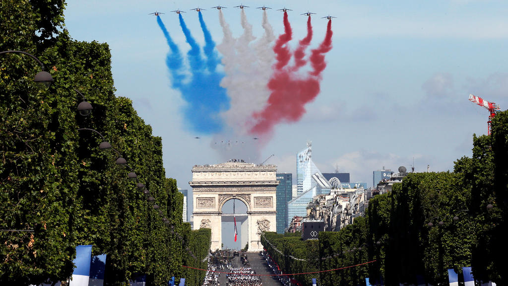 Parade zum Nationalfeiertag in Paris