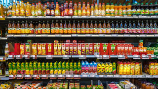 Saftregal: foodwatch beklagt "Saftschwindel im Supermarkt" und fordert ehrlichere Kennzeichnung