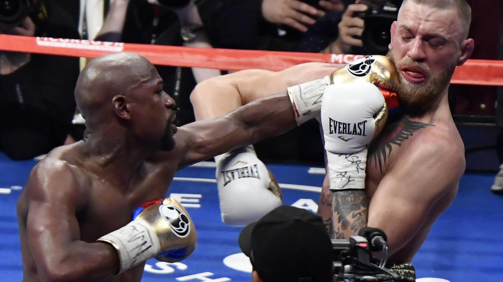 Aug 26,2017. Las Vegas NV. ( IN blk-gld trunks) Floyd Mayweather Jr.goes 10 rounds with Conor McGregor Saturday at the T-Mobile arena in Las Vegas. Floyd Mayweather Jr. took the win by TKO as the fight was stop in the 10th round. This was Floyd s las