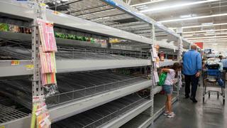 September 5, 2017 - Fort Lauderdale, Florida, U.S - Empty water isle at Walmart in Fort Lauderdale after residents stock up in preperation for hurricane Irma. Florida Governor, Rick Scott, declared a state of emergency for all counties in Florida on Monday, in enticipation of possible impact of category five Hurricane Irma later this week. Fort Lauderdale U.S PUBLICATIONxINxGERxSUIxAUTxONLY - ZUMAe124 20170905_zap_e124_014 Copyright: xOritxBen-EzzerxSeptember 5 2017 Progress Lauderdale Florida U S Empty Water Isle AT WalMart in Progress Lauderdale After Residents Stick up in preperation for Hurricane Irma Florida Governor Rick Scott declared a State of EMERGENCY for All Counties in Florida ON Monday in  of possible Impact of Category Five Hurricane Irma LATER This Week Progress Lauderdale U S PUBLICATIONxINxGERxSUIxAUTxONLY ZUMAe124 20170905_zap_e124_014 Copyright xOritxBen Ezzerx  