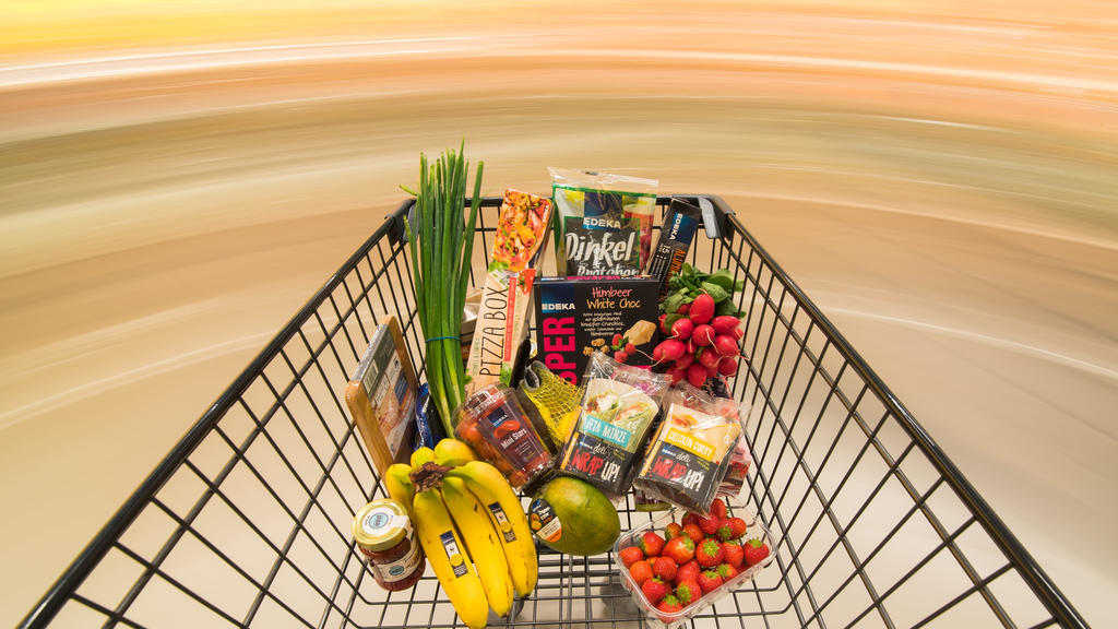 Sieben Euro mehr lassen den Einkaufswagen von Empfängern des ALG2 nicht wirklich voller werden.
