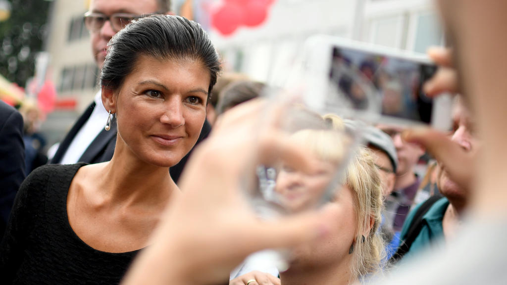 Die Spitzenkandidatin der Partei Die Linke, Sahra Wagenknecht, kritisiert Hartz IV als „Armut per Gesetz“.