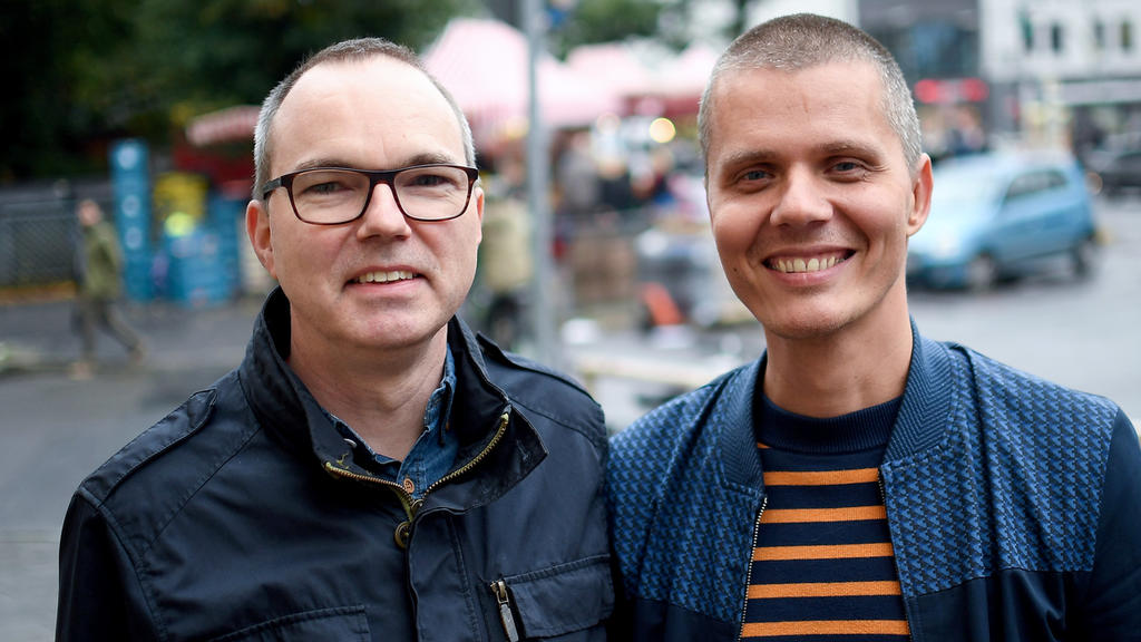 Schwules Ehepaar adoptiert Pflegekind