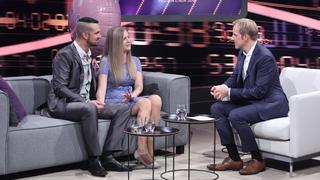 Christian (34) und Nicole (37) erzählen Jan Hahn (r.), dass sie ein gesundes Baby erwarten.