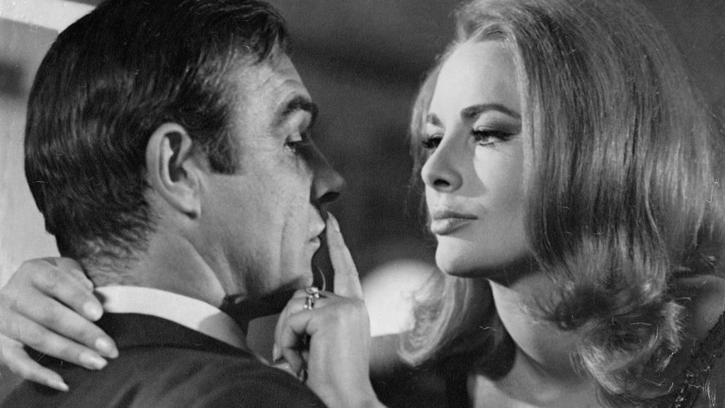 Sean Connery und Karin Dor in "James Bond 007 – Man lebt nur zweimal"