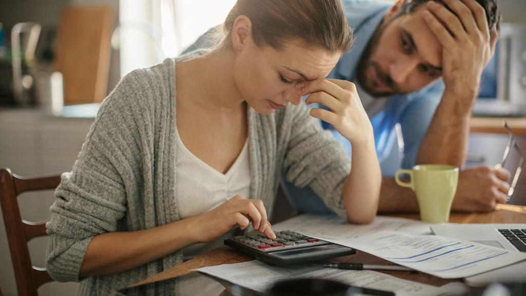 Geldprobleme, Schulden, Finanzen, paar Geldsorgen, Paar