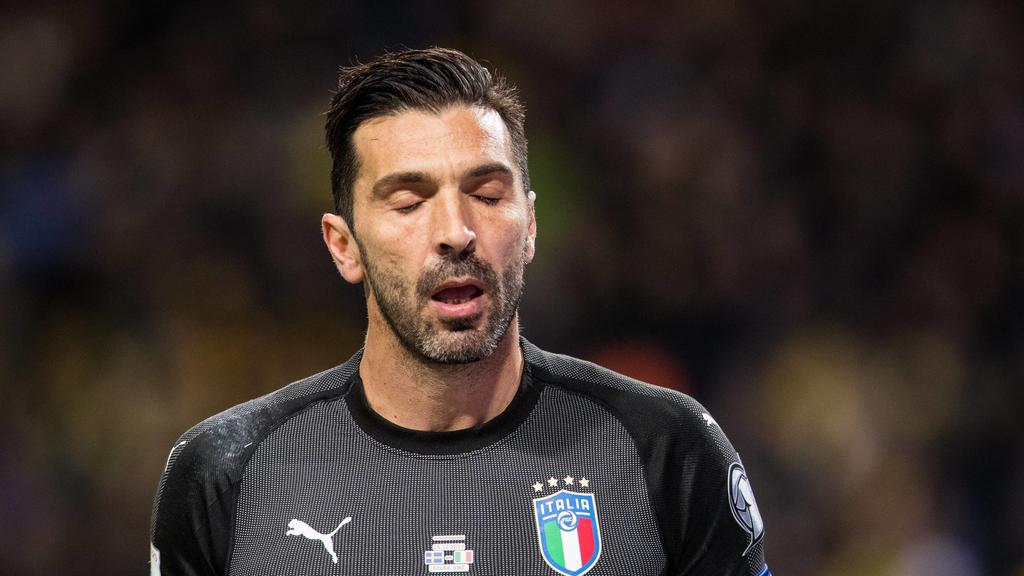 Bilder des Tages - SPORT 171110 Italiens malvakt Gianluigi Buffon deppar under fotbollsmatchen i VM-kvalets play-off mellan Sverige och Italien den 10 november 2017 i Stockholm. PUBLICATIONxNOTxINxDENxNORxSWExFINxAUT Copyright: ANDREASxLxERIKSSON BB