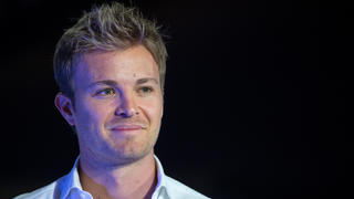 ARCHIV - Der ehemalige Formel-1-Fahrer Nico Rosberg steht am 21.08.2017 im Mercedes-Benz Museum in Stuttgart (Baden-Württemberg). Der zurückgetretene Formel-1-Weltmeister Nico Rosberg gehört künftig zum Berater-Team des Rennfahrers R. Kubica. Das bestätigte sein Sprecher Nolte am 15.09.2017 der dpa. (zu dpa-Meldung: «Zurückgetretener Weltmeister Rosberg wird Kubica-Berater» vom 15.09.2017) Foto: Sebastian Gollnow/dpa +++(c) dpa - Bildfunk+++
