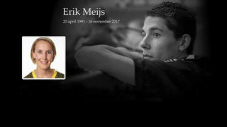 Verstorbener Badmintonspieler Erik Meijs auf schwarzem Hintergrund