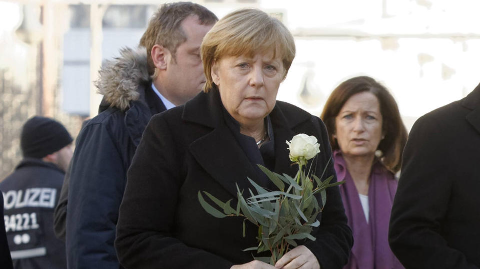 Merkel beim Gedenken an die Opfer des Anschlags auf den Weihnachtsmarkt am Breitscheidplatz (Archivfoto).