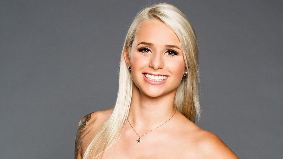 Carina bekommt in der achten "Nacht der Rosen" bei "Der Bachelor" 2018 keine Rose.