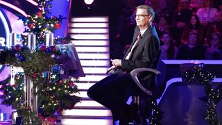 Ein festlich geschmücktes Studio, Weihnachtsbäume, besinnliche Kandidaten und ein großzügiger Günther Jauch! Die Doppelfolge kurz vor Weihnachten steht ganz im Zeichen der Vorweihnachtszeit.