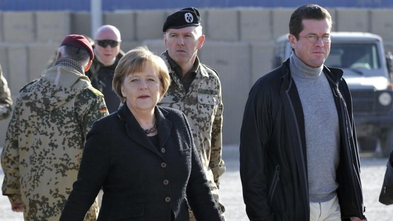 Bundeskanzlerin Angela Merkel (CDU) hat bei einem Truppenbesuch in Kundus den Afghanistan-Einsatz der Bundeswehr als "Krieg" bezeichnet