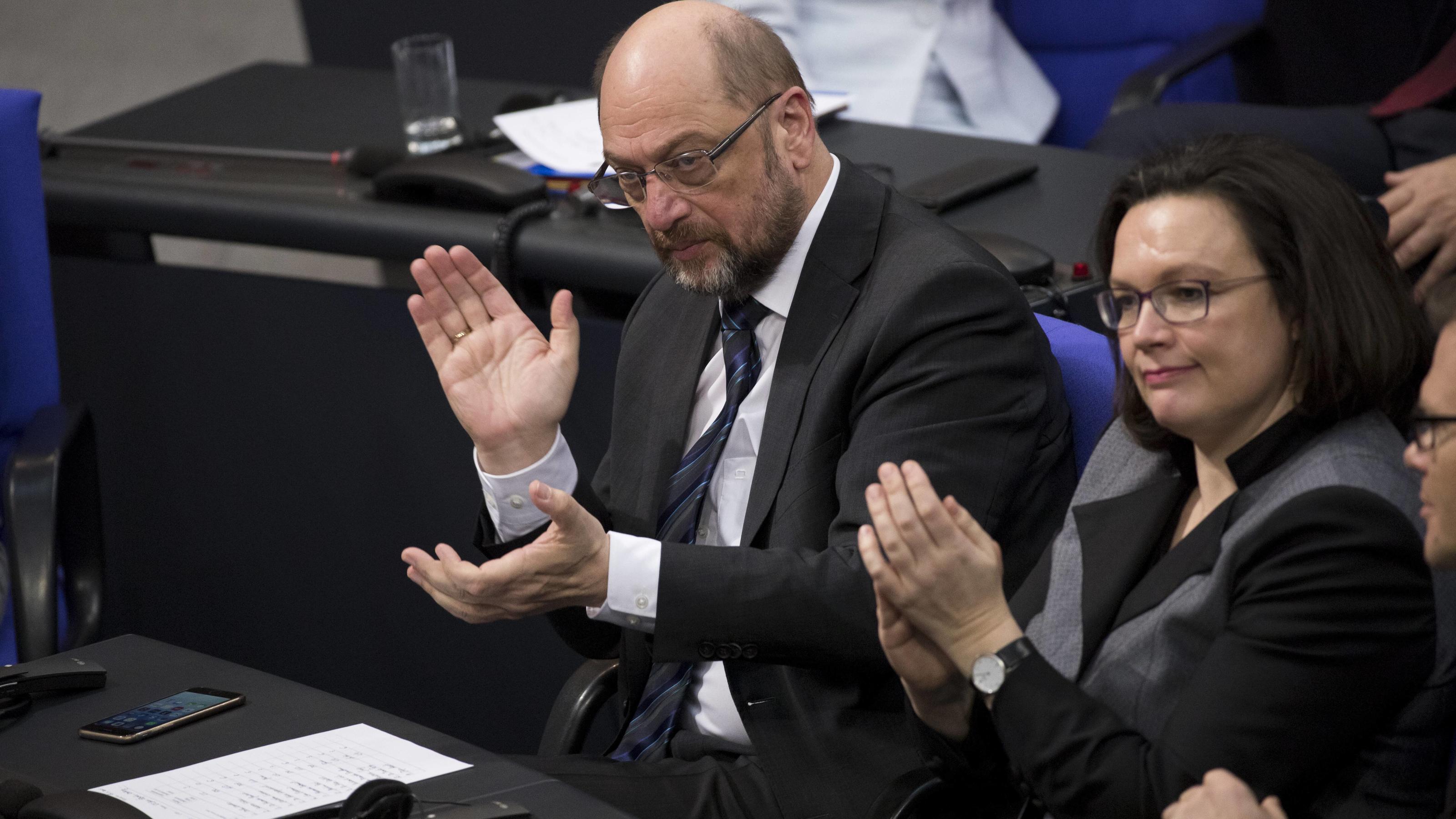 Martin Schulz (L) und Andrea Nahles (R) im Bundestag waehrend der Sondersitzung zum 55. Jubilaeum des Elysee Vertrags in Berlin am 22. Januar 2018. Sondersitzung im Bundestag zum 55. Jubilaeum des Elysee Vertrags *** Martin Schulz L and Andrea Nahles