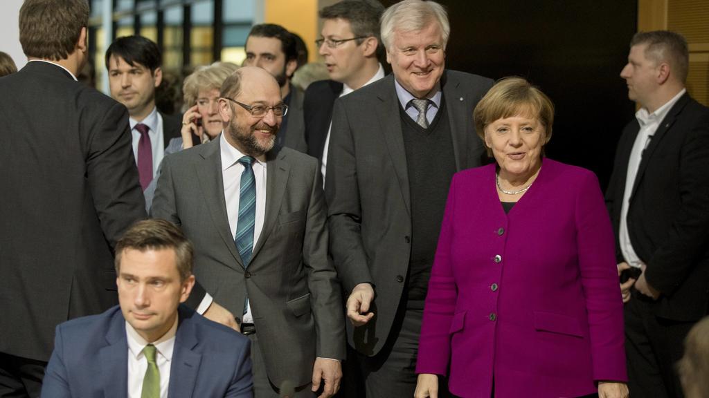 Angela Merkel, Martin Schulz und Horst Seehofer kommen zur Hauptverhandlungsrunde zur Regierungsbildung im Willy-Brandt-Haus in Berlin am 2. Februar 2018 an. Hauptverhandlungsrunde zur Regierungsbildung in Berlin