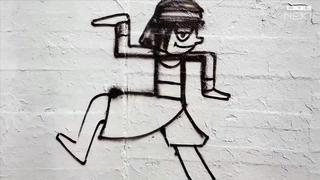 Berliner Graffiti-Künstler übermalen Nazi-Symbole und machen daraus Kunstwerke.