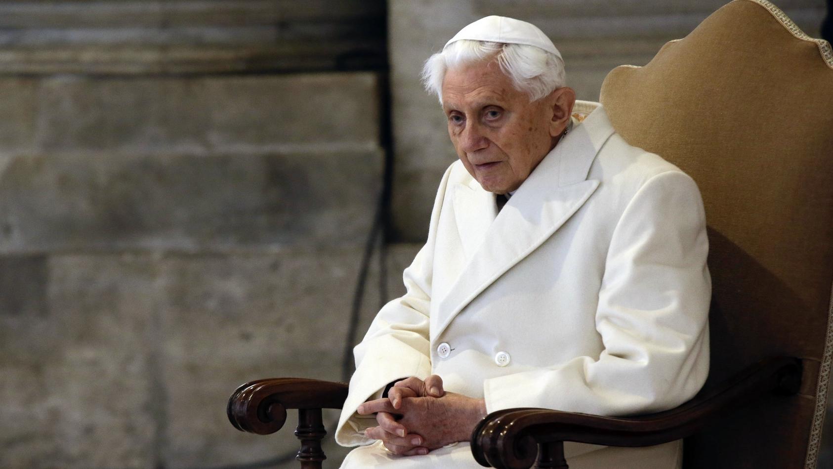 Papst Benedikt Xvi Schwer Krank Der 93 Jahrige Soll An Gesichtsrose Leiden