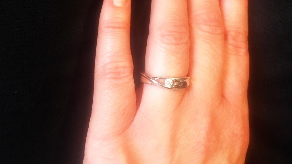 Verlobungs-Ring Madlen Kaniuth (C) MG RTL D privat