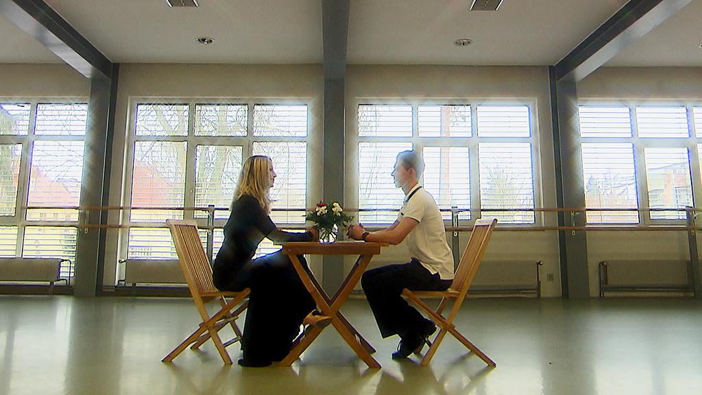 Charlotte Würdig und Valentin Lusin beginnen ihr Training mit einem Speed-Dating.