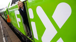 Flixtrain am Bahnhof