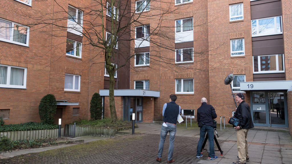 Niedersachsen, Hannover: Mutter und Sohn vermutlich von Hund totgebissen.