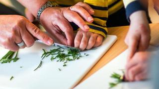Sachsen-Anhalts Kita-Essen entspricht nicht Ernährungsrichtlinien. Foto: Jens Büttner/Archiv