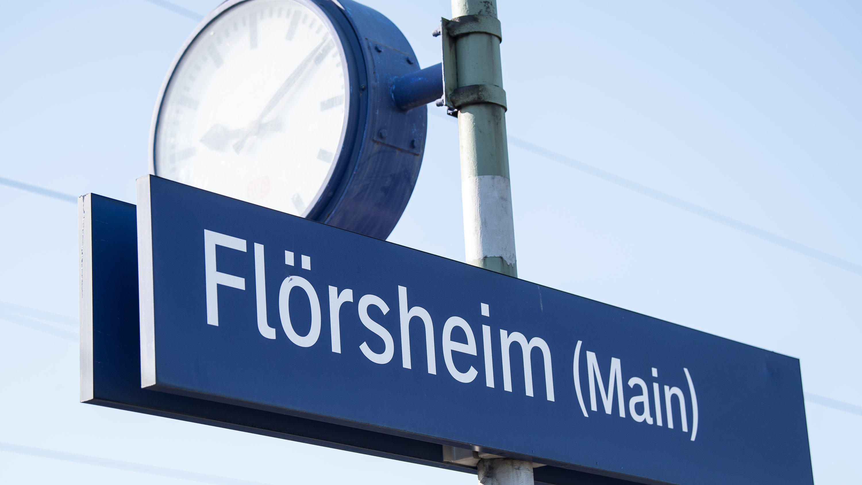 Flörsheim: Hier endete die Horrorfahrt für das Opfer.