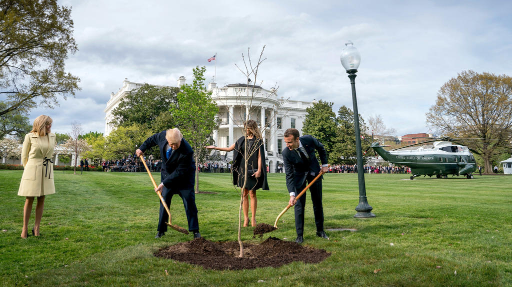 Trump und Macron im Garten des Weißen Hauses.