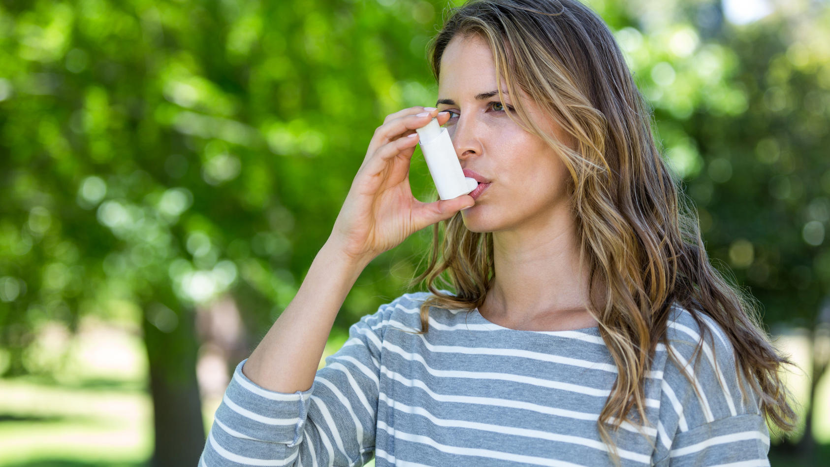 Frau mit Asthma
