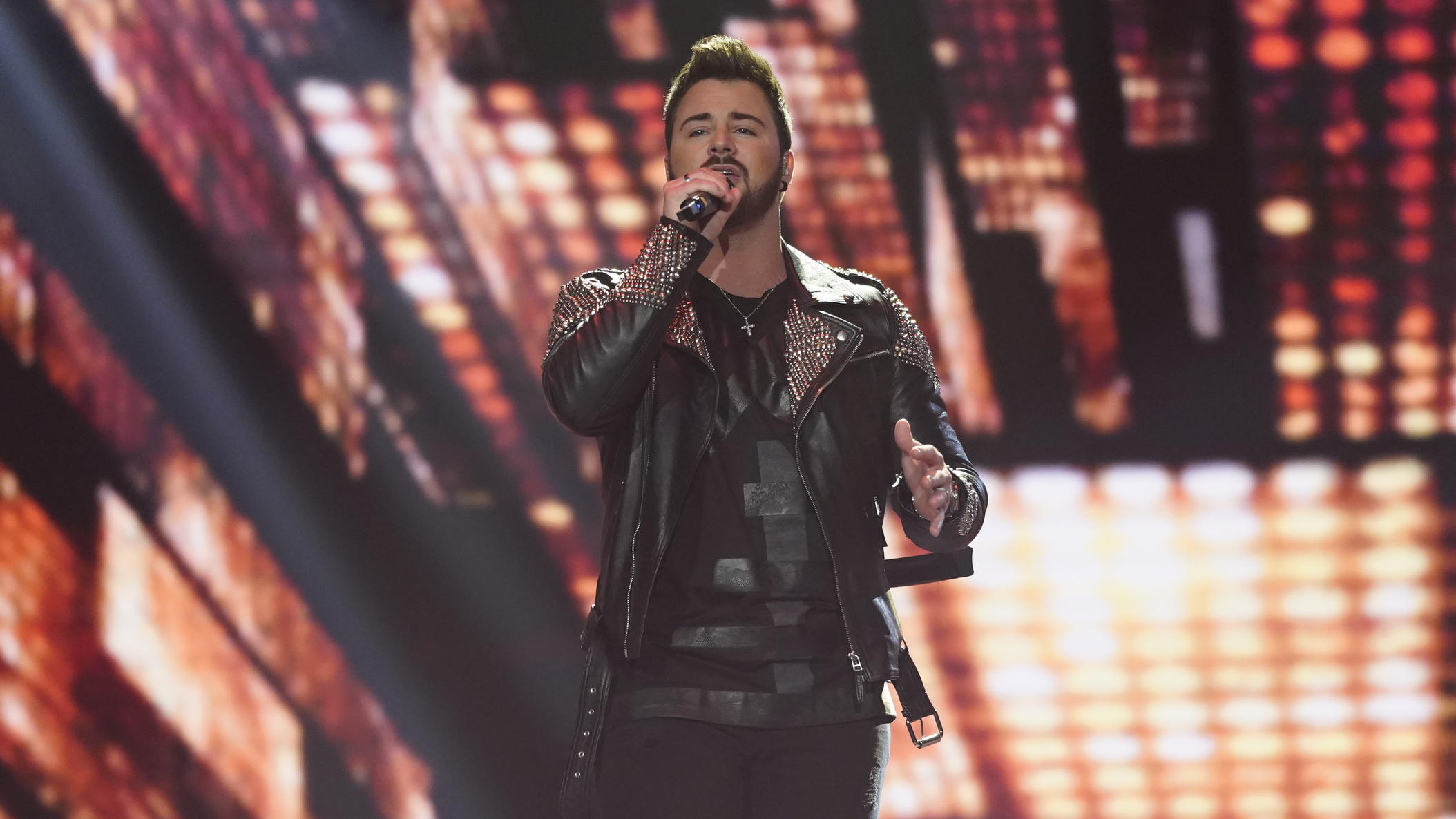 DSDS 2018: Michel Truog berührt mit "Und sie rennt" die Jury und das Publikum.