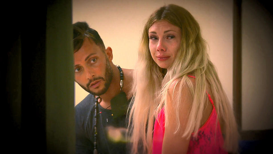 Janika heult sich bei Domenico aus. Sie hat tiefere Gefühle für Sebastian.